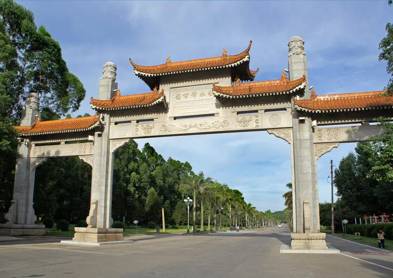 雄踞新城市中心,江门河环绕,环境优美,独享白水带风景区,江门演艺中心