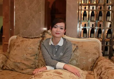 该电视剧叫温顺 的诱惑  剧中薇薇董薇薇由王翊丹饰演  ,匡总匡世仁由