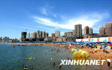 大连星海湾浴场.新华社记者姚剑锋摄