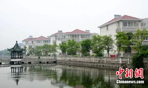就这样被房子征服“房奴”的15种表情