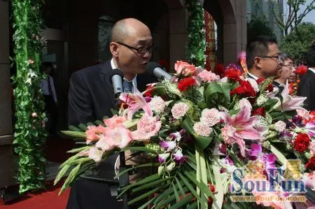 米在线咨询苏格兰军鼓的开场表演(来源:房天下 摄影:蒋春蕾)上午9点