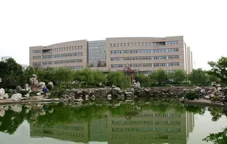 西华师范大学(图片来源 房天下)