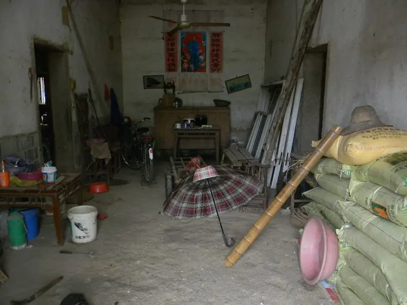 行走在边远山区 贫困儿童苦难生活引武汉房企关注