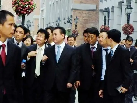 大连万达5月狂砸250亿拿地疯狂圈地是招险棋