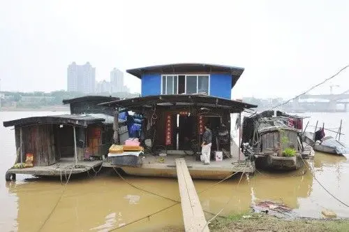 南宁首批水上人家喜领新房钥匙岸上生活有保障