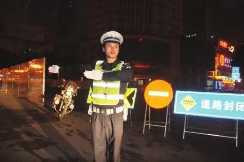 金湖广场周边部分路段封闭施工 民族大道直行方向不受