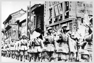 家庭相册重现云南解放时刻