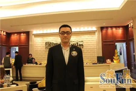 绿地21新城的销售经理张兆喆