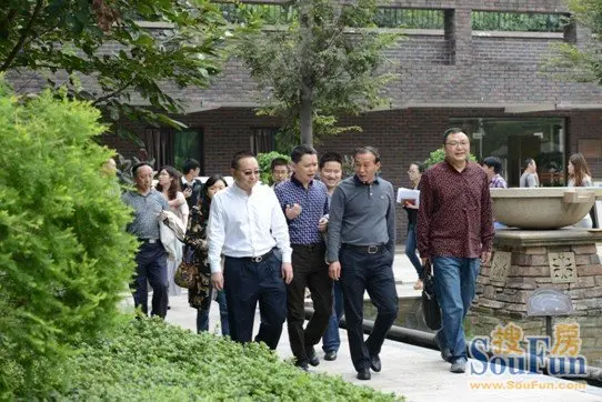 重庆文化名家齐聚俊峰香格里拉 共鉴山居人文大社区