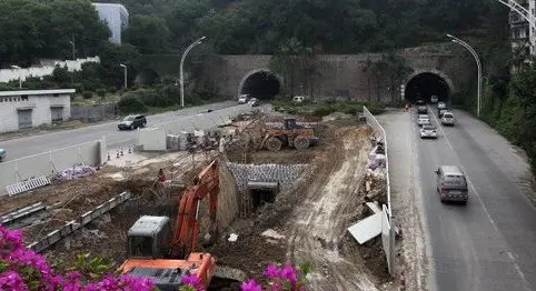 金鸡山隧道拓宽今起封闭南洞施工10个月