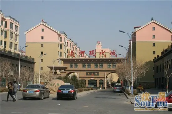 凌河现代城项目由凌河地产开发,凌河湾是朝阳地区少有的别墅 洋房的