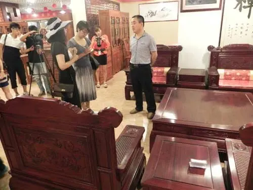 靓涌轩红木精品家具品鉴会在香河金钥匙家具城开幕