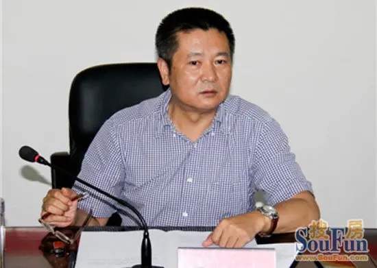 眉山市委常委,市政府常务副市长吴小可在会上作重要讲话.