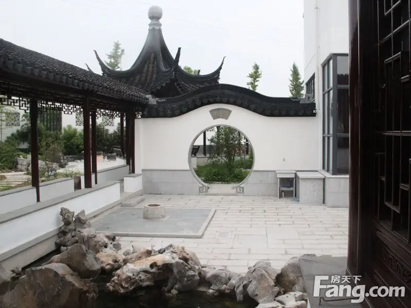 衡园的建筑颇有中式大宅的大全:独具匠心的中式江南庭院错落其间35平米的特色det365在线投注_皇冠det365足球网_det365是什么房子图片