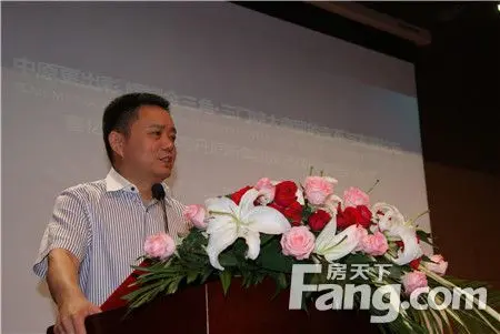 河南嘉亿集团董事长郭秋喜,丹尼斯集团副董事长王尚卿等;专家有