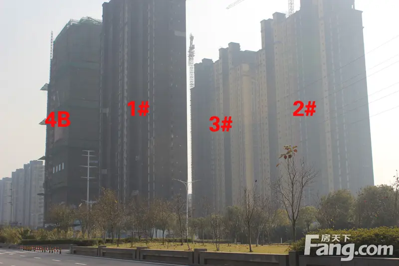 收图啦,云鼎国际楼栋都在进行外立面粉刷了