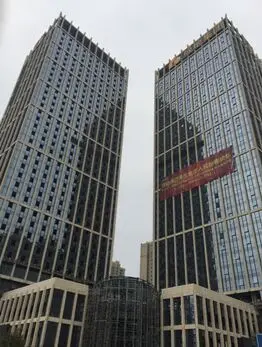 【绿地·紫峰大厦】 地标级写字楼即将华美绽放