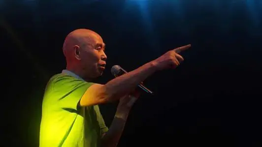 全城轰动李伯清银泰城回馈演出在城南盛大举行