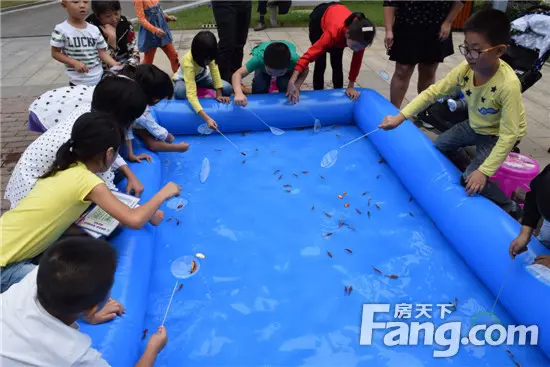 捞金鱼,趣味不断