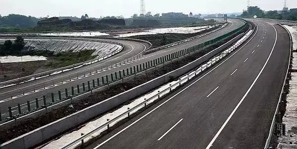 贵梧高速公路贵港北连接线有望11月中旬全面通行.