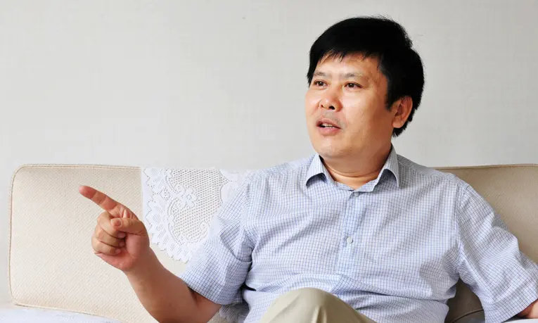 杨斌:50岁,精彩的起点——专访重汽地产董事长,党委书记杨斌