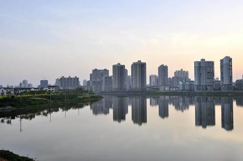 [摘要]               1月20日,由湖南凯乐公司为主改建的安乡县深柳