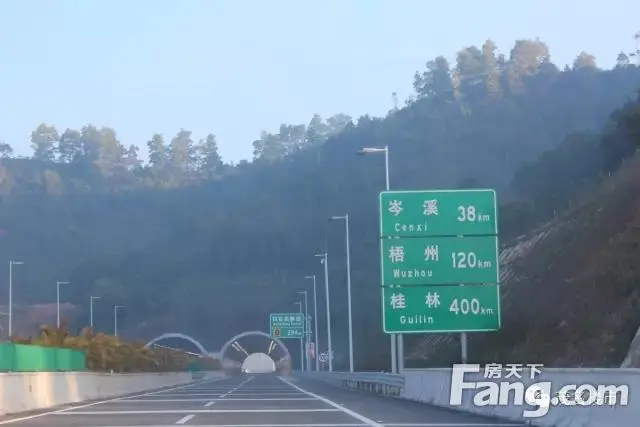 包茂高速岑水段今天正式通车