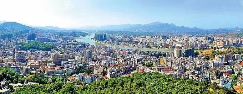 "双龙高铁"是指从福建省龙岩市至广东省河源市龙川县的高铁.