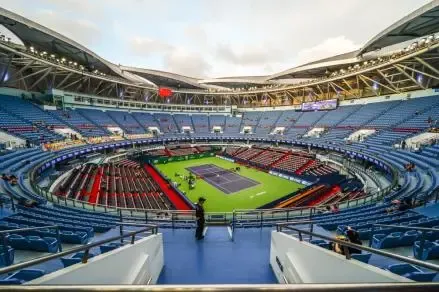 巴黎网球大师赛开赛在即德约与阿尔相约球场练习偶然商讨球技