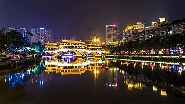 成都夜景图 图片来源:网络