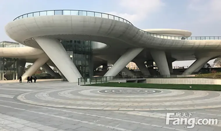 (城市阳台实景照片)