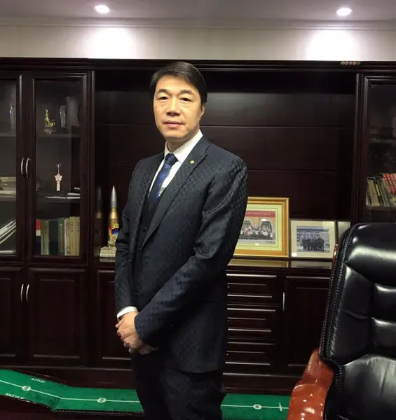 冯军.