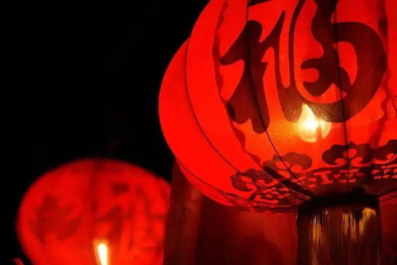 的记忆却慢慢泛白 想不想穿越回小时候 回味一下最有趣儿的传统年味