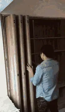 衣柜门该选平开还是推拉?别着急,看完还有其他选择!