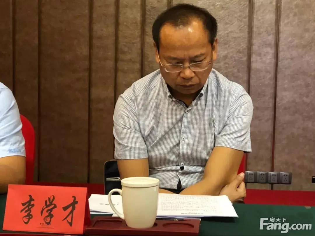 区人大副主任李学才传达市棚改工作会议上王水平市长,聂智胜副市长的