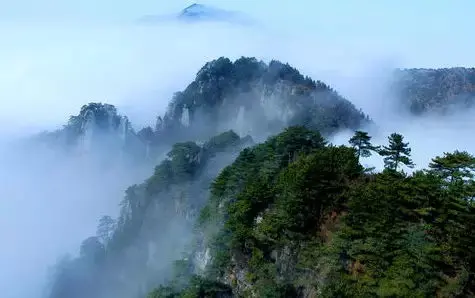 易学风水名家李亮德莅临禅宗文化繁衍地,月亮之都:宜春明月山