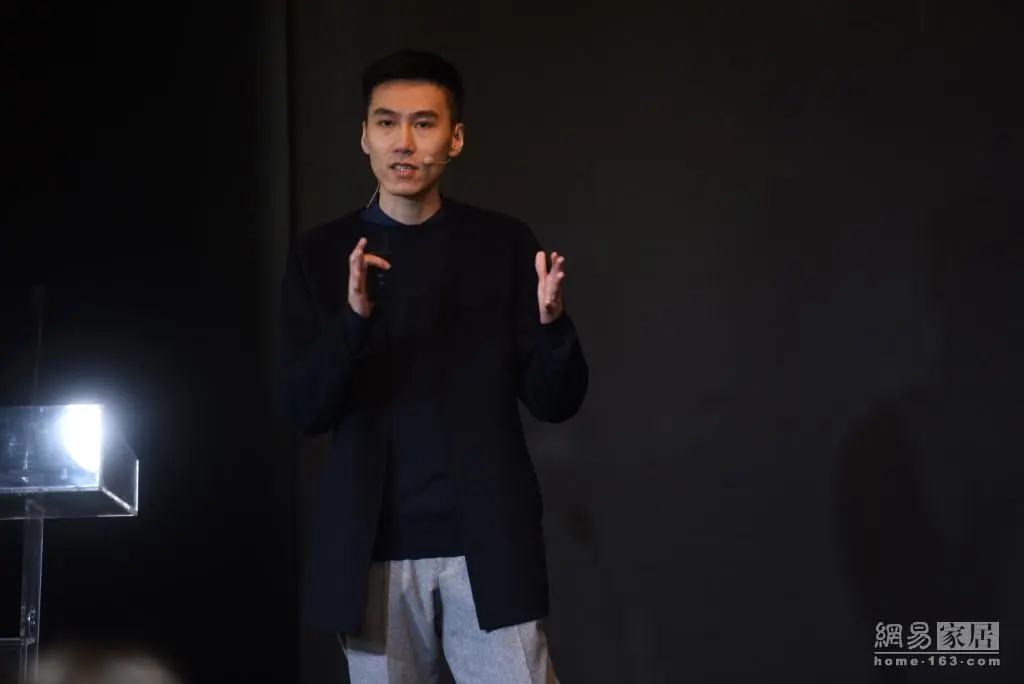 中国年轻设计师代表人物周宸宸在设计论坛发言