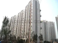 六街区大两房,改三房。业主诚心卖,精装