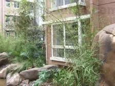 交通出行方便,生活配套齐全,业主诚心卖。