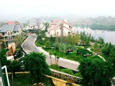 西郊庄园独栋别墅,环境优美,户型端正,采光视野不错