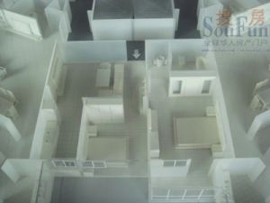 东岗东路时代伟业两室两厅落地窗采光好