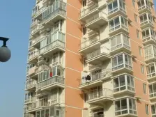 位于小区中间位置不临街环境安静,前后无遮挡,居住舒适