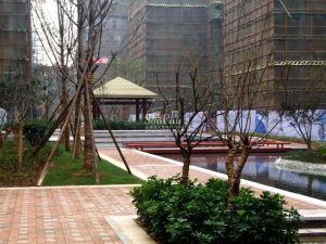 沿海丽水佳园南北通透,采光好装修好,环镜优美中间楼层