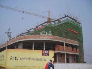 地铁口旁,小高层,居家全新装修诚心出售,随时可看房