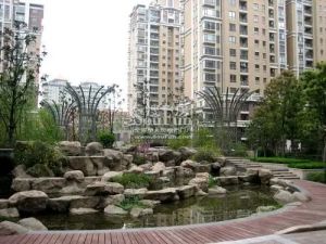 07小区,两梯两户、户型方正、全明格局、带3个阳台。