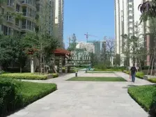 此房产证满五年, 产权清晰, 装修保持较好,看房方便