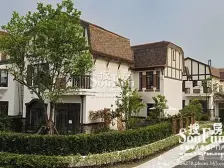 莱英郡 新装修 中庭搭出来了 位置好 看房随时