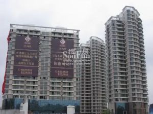 龙王庙精装三房出售,南北通透,拎包入住,出入方便