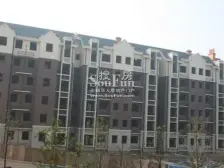 正荣大湖之都南岸公园 南北通透,采光好 装修好,环镜优美 中间楼层