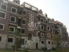 正荣大湖之都 居家装修 中间楼层 靠近小区出路口